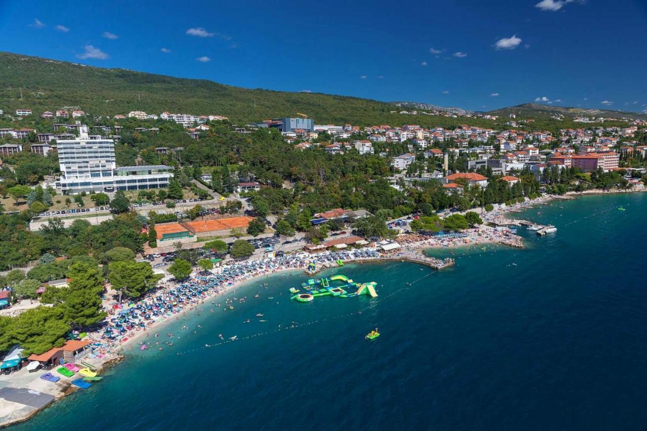 Family Friendly Apartments With A Swimming Pool Dramalj, Crikvenica - 5594 Eksteriør billede