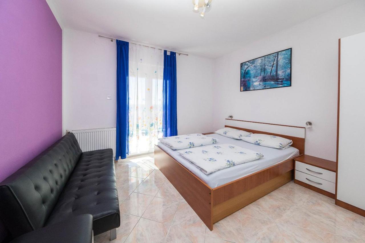 Family Friendly Apartments With A Swimming Pool Dramalj, Crikvenica - 5594 Eksteriør billede