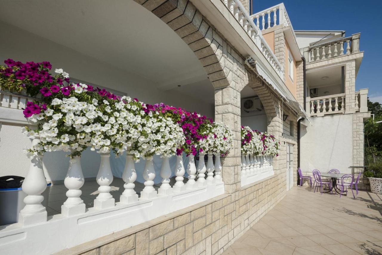 Family Friendly Apartments With A Swimming Pool Dramalj, Crikvenica - 5594 Eksteriør billede